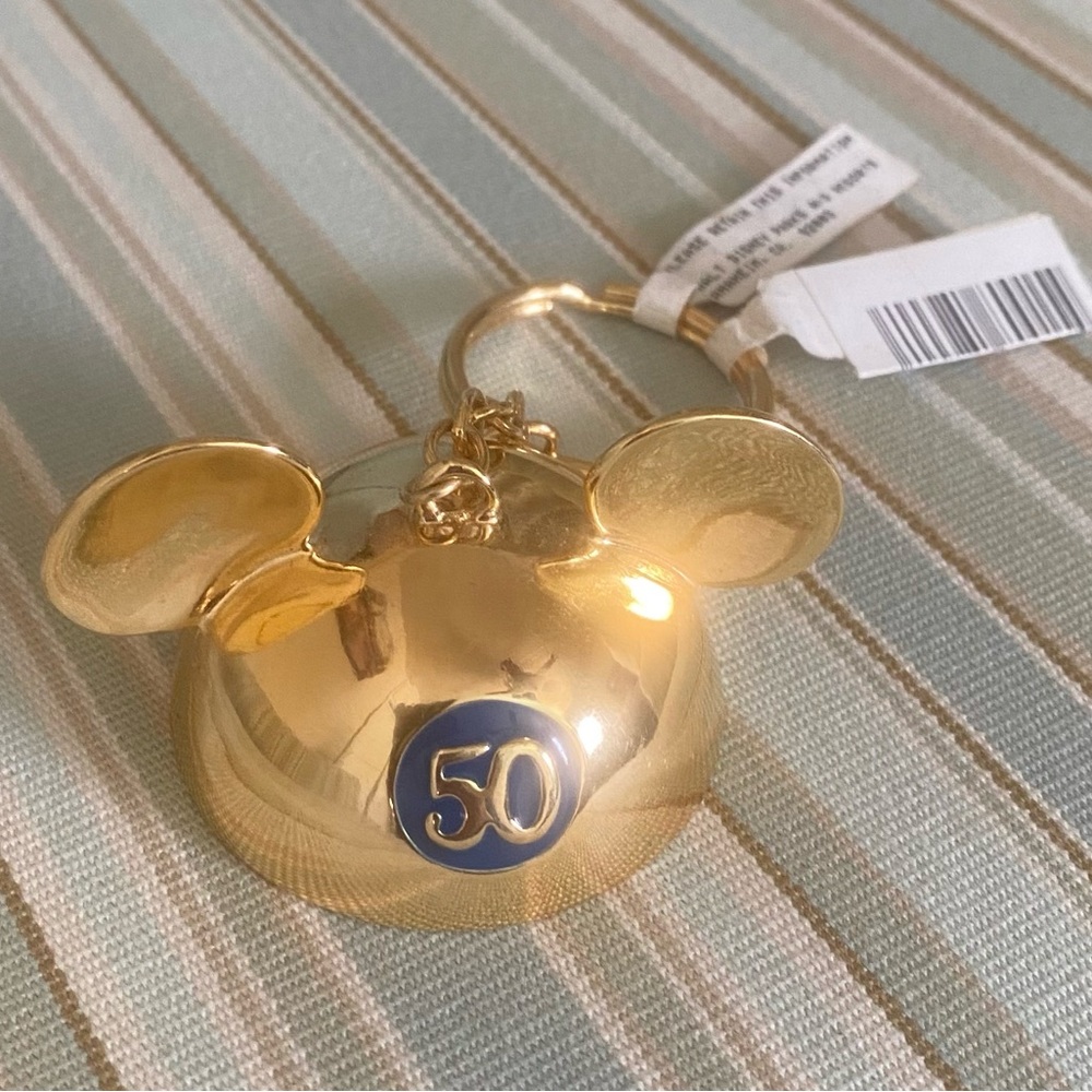 WALT DISNEY WORLD💙💛DISNEYLAND 50 ANNIVERSARY💛💙MICKEY EARS KEY RING 🌟NWT🌟